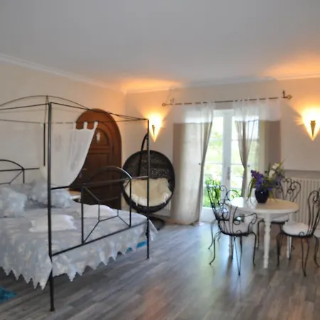 Holiday home Domaine Le Bourdet *